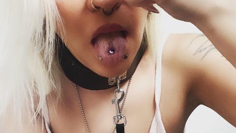 Dessou und nackte Haut