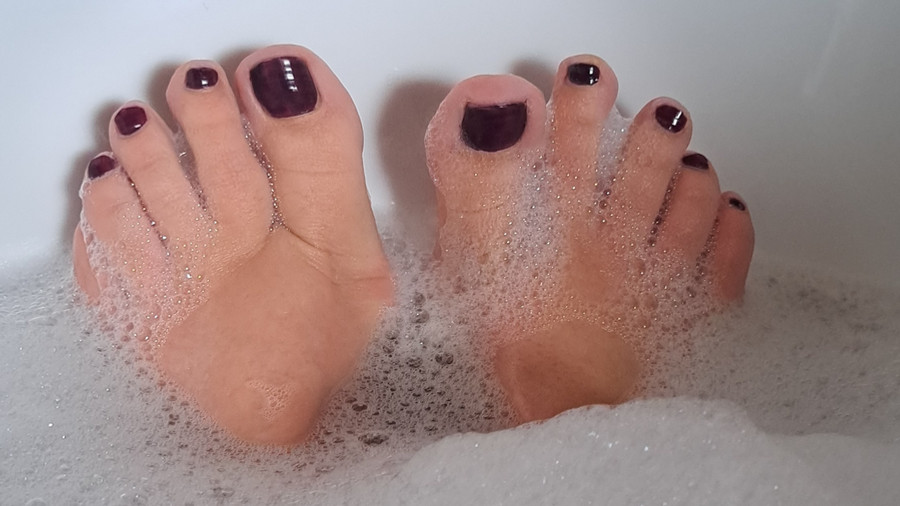 Füße beim baden