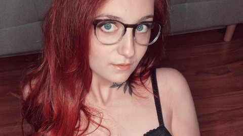 Rothaarige die Lust zum spielen hat.