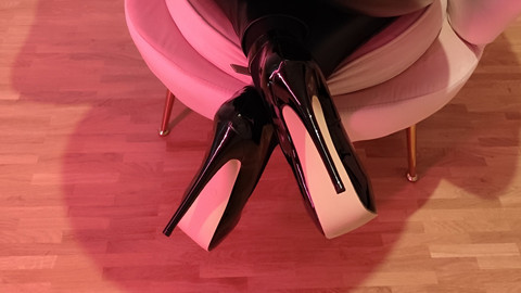 Meine HighHeels auf deinem besten Stück