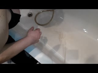 Ins Ohr und Maul gepisst Ins Ohr und Maul gepisst