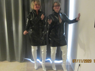 Zwei heisse dominante Milfs
