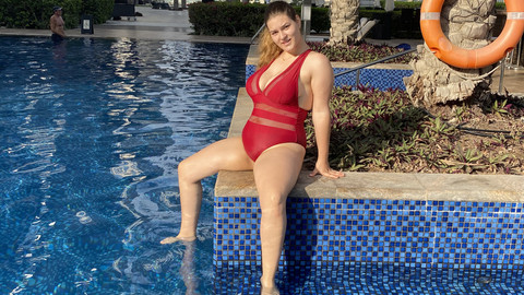 Urlaub in Dubai! Poolspaß und kühles Nass