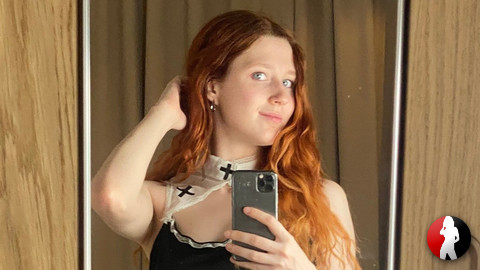 Das Kleid ist gewagt !! *-*