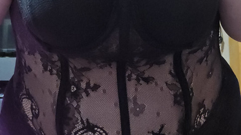 Mollige in lecker Spitze