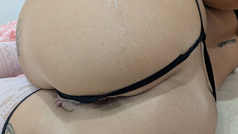 Praller Arsch frisch besamt