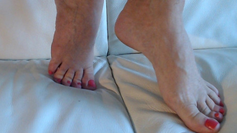 nackte Füsse ,rote Zehennägel